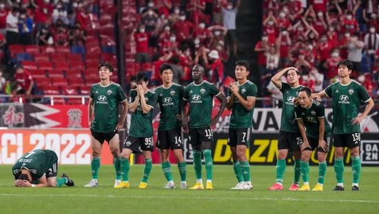 埃利奥特基金在截止日前提出了收购少数股份的报价。